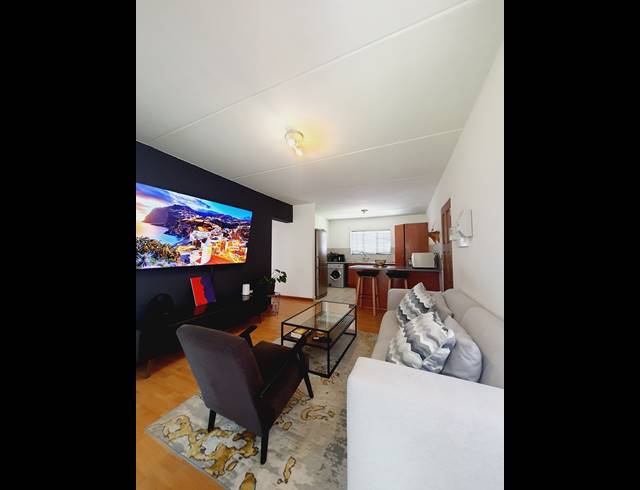 3 BEDROOM APARTMENT RENTED IN HALFWAY GARDENS